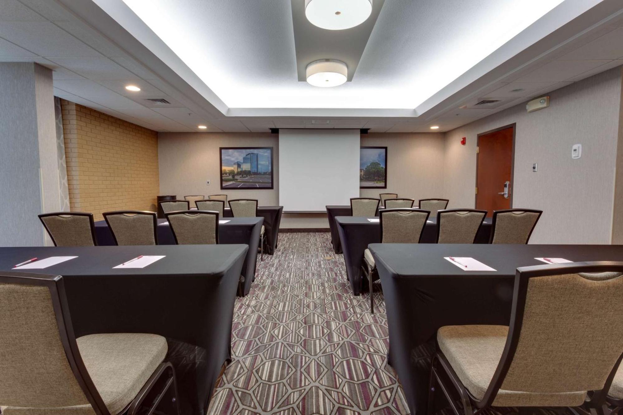 Drury Inn & Suites أوفرلاند بارك المظهر الخارجي الصورة