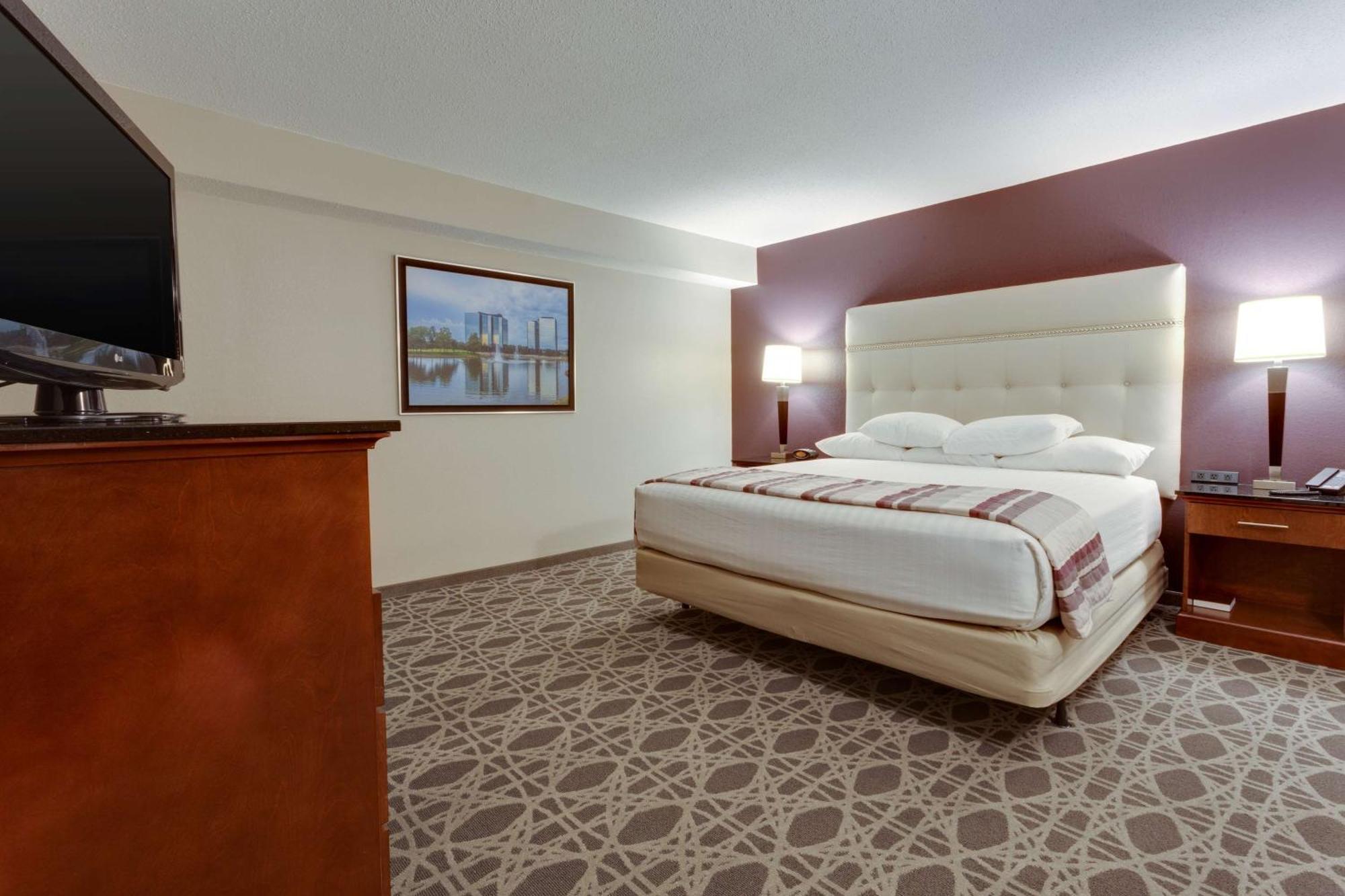 Drury Inn & Suites أوفرلاند بارك المظهر الخارجي الصورة