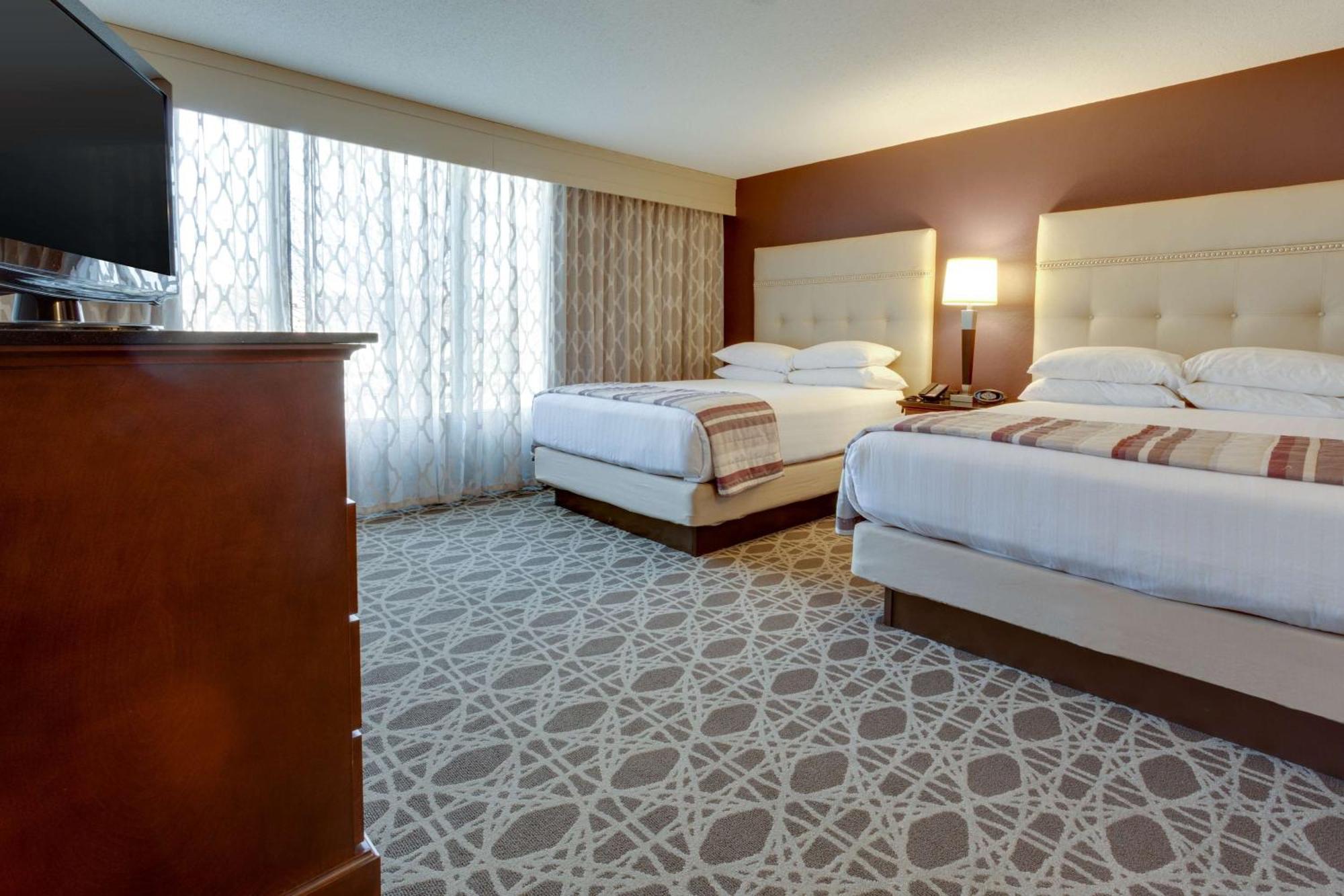 Drury Inn & Suites أوفرلاند بارك المظهر الخارجي الصورة