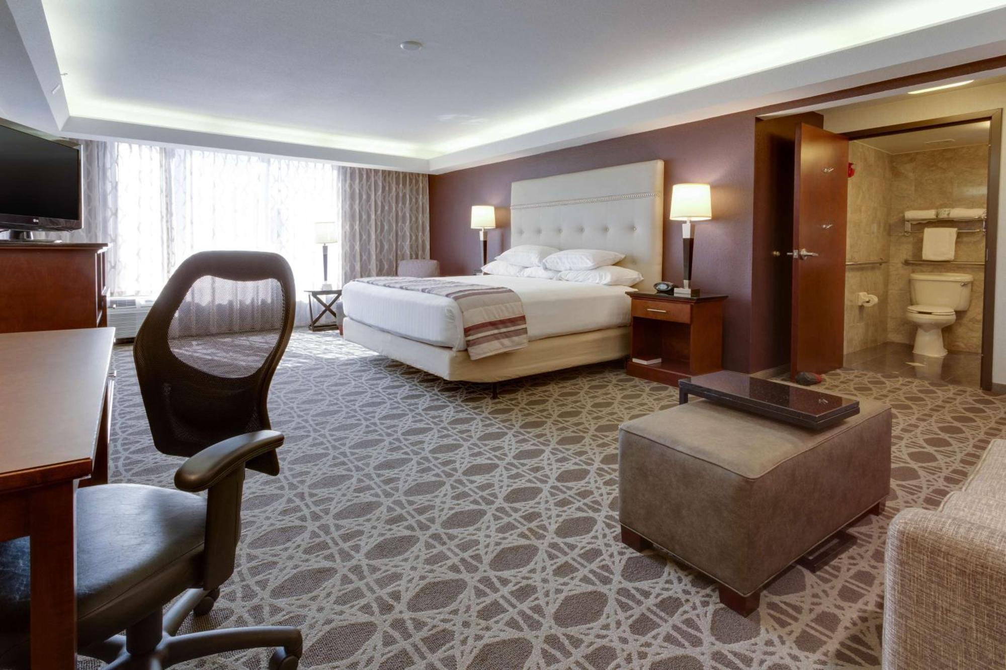 Drury Inn & Suites أوفرلاند بارك المظهر الخارجي الصورة