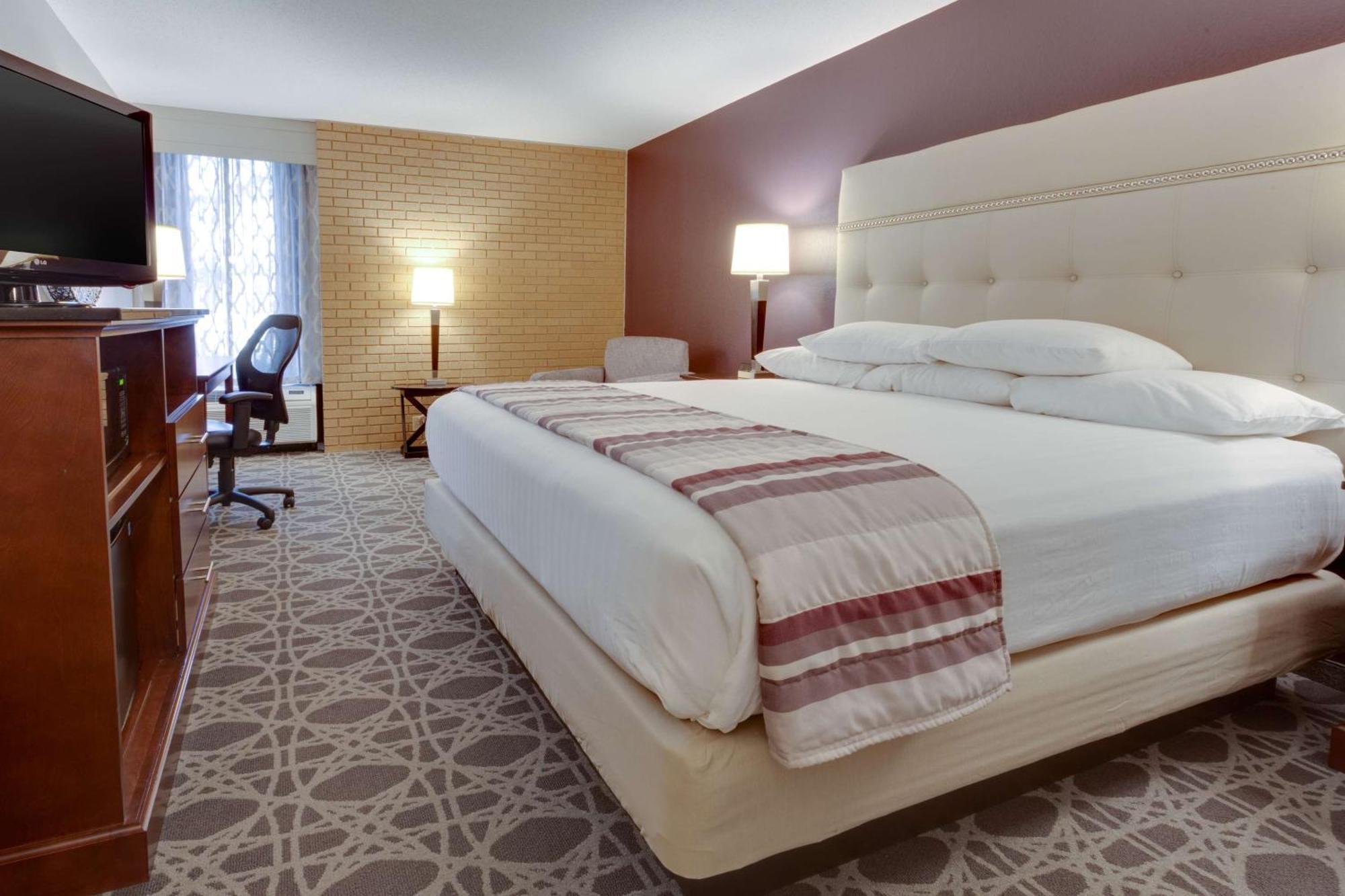 Drury Inn & Suites أوفرلاند بارك المظهر الخارجي الصورة