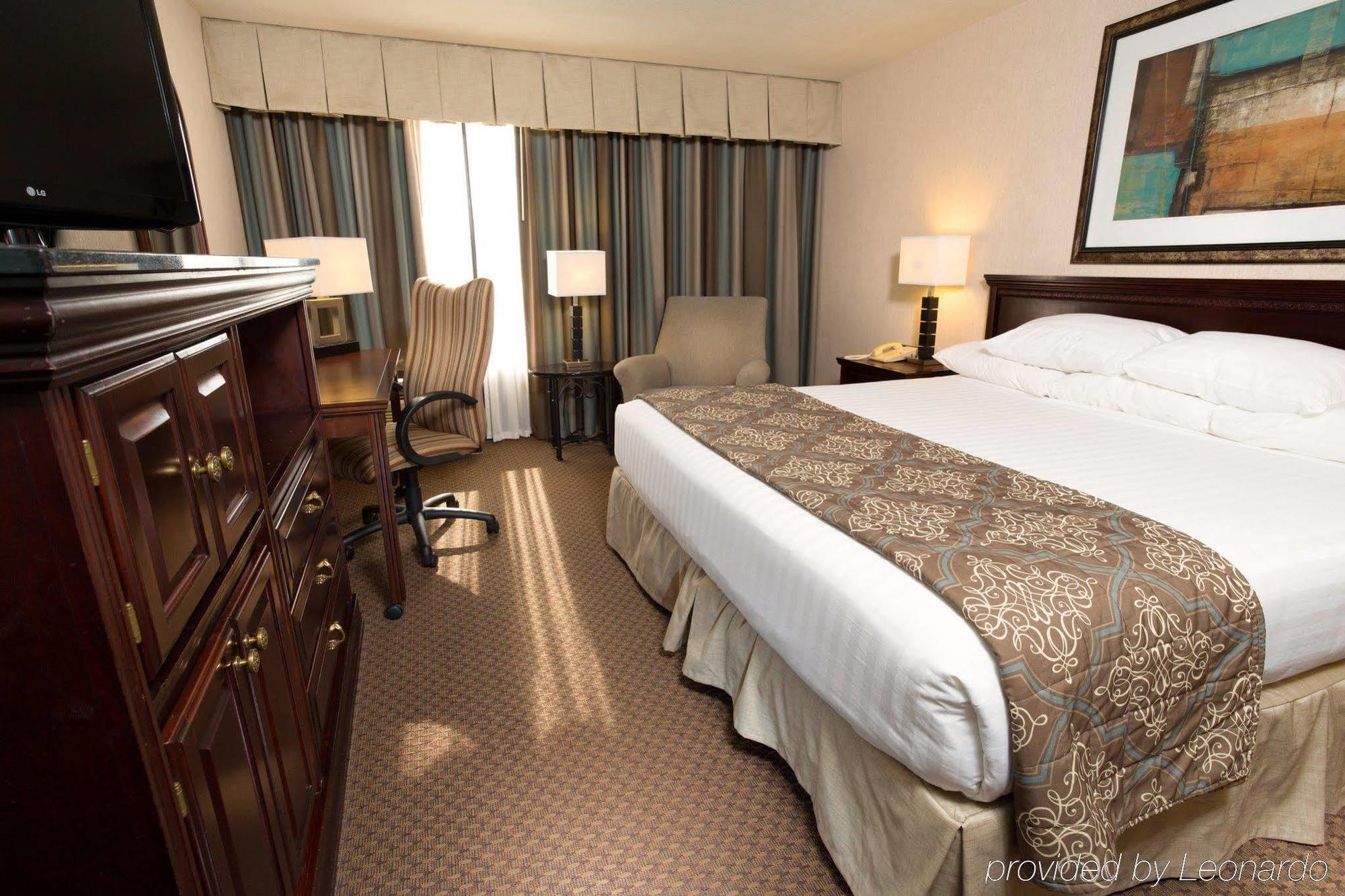 Drury Inn & Suites أوفرلاند بارك المظهر الخارجي الصورة